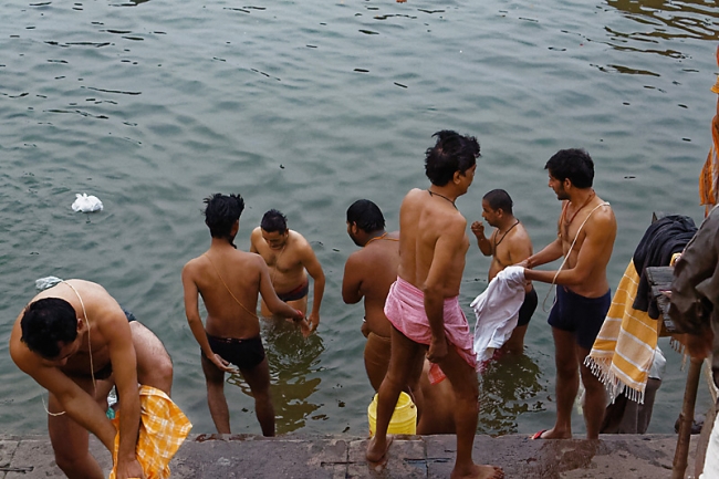 Varasani-Promenade sur le Gange-012